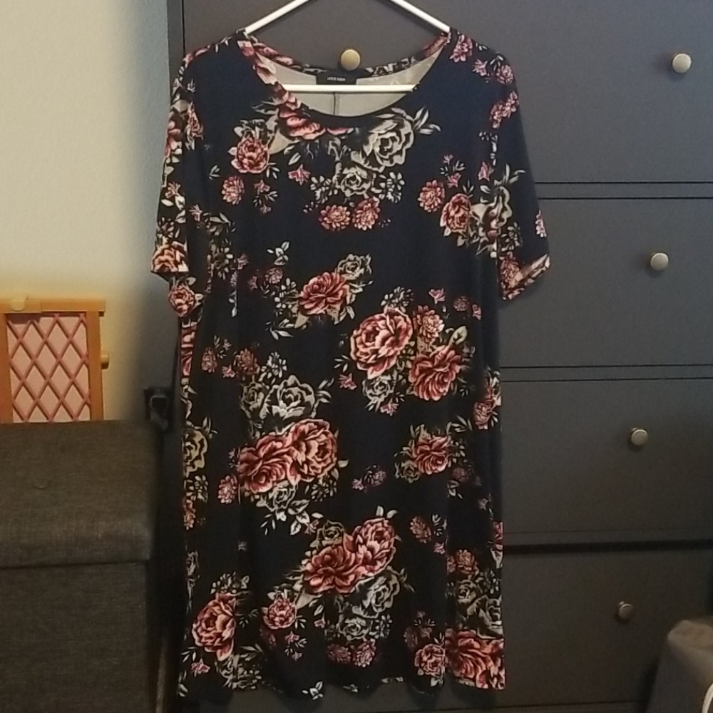 🎉3 for $15🎉MRT 1030 Dress with Rose design